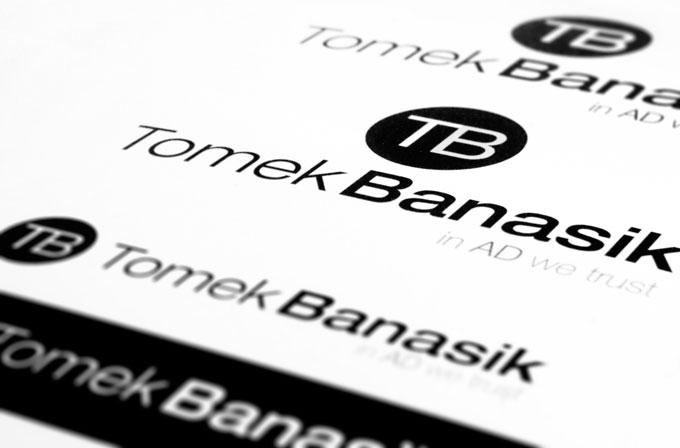 Tomek Banasik logo mokup